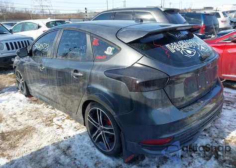 2018 Ford Focus St z USA, uszkodzony, nr VIN 1FADP3L9XJL247265